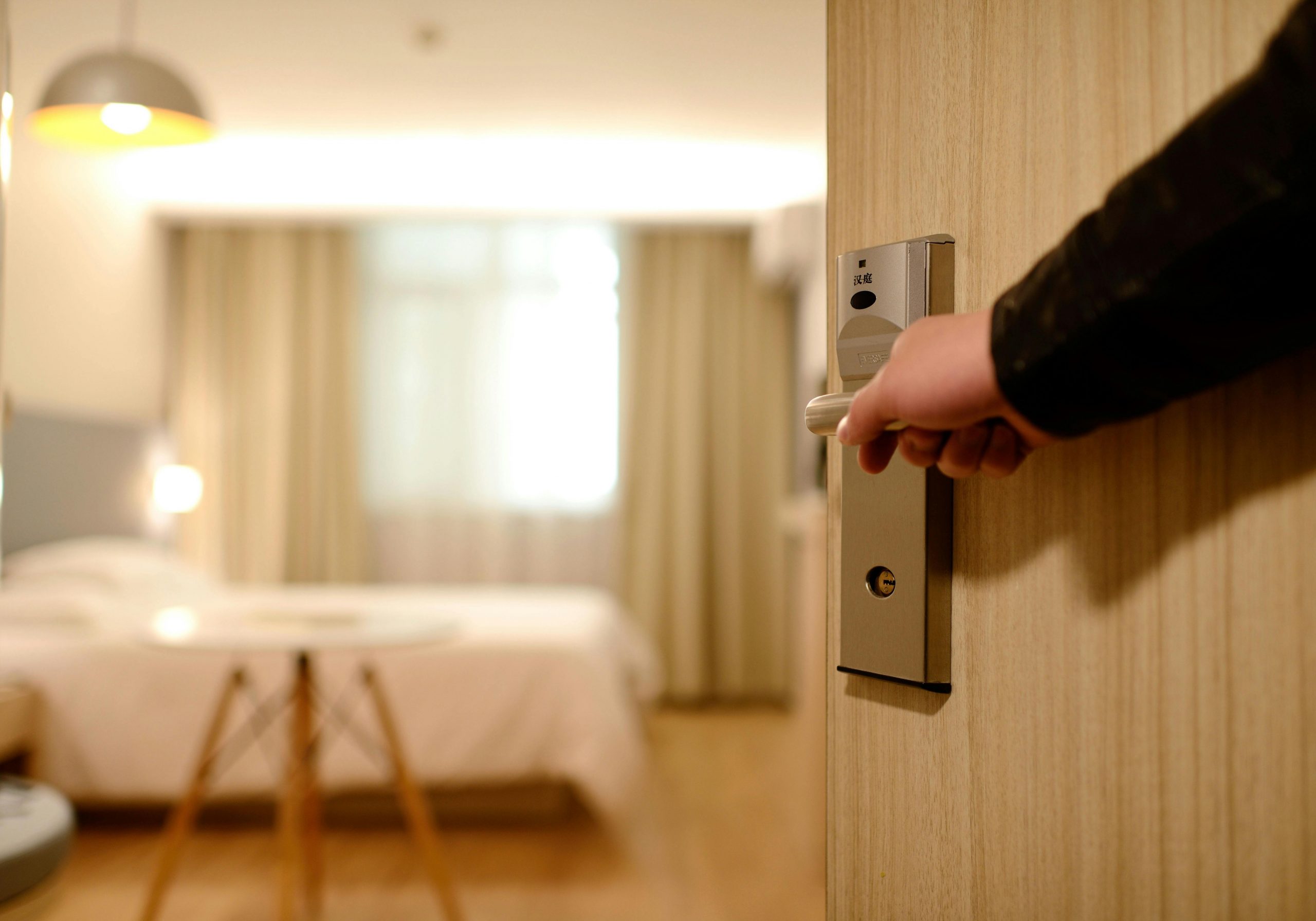 are hotels cheaper last minute